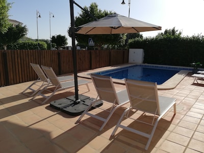 Large luxury 3 bed detached villa, private pool, WiFi & AC