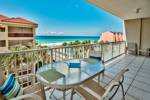 Balcony w/ amazing views
