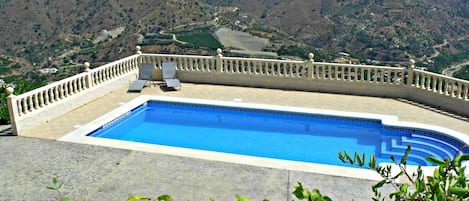 Pool and wonderful views