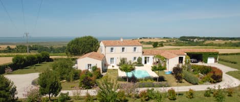 Moulin Rompu. The house and adjoining cottage with pool