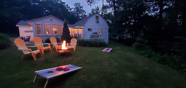 Campfire & Cornhole.