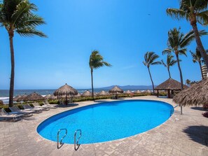 it's private with plenty of relaxing loungers-