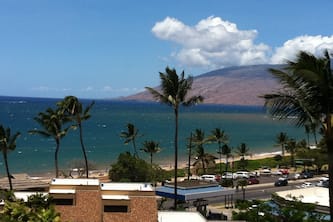 1-bedroom condo, short walk to Kamaole Beach I.- Low Last Minute Spring Rates!