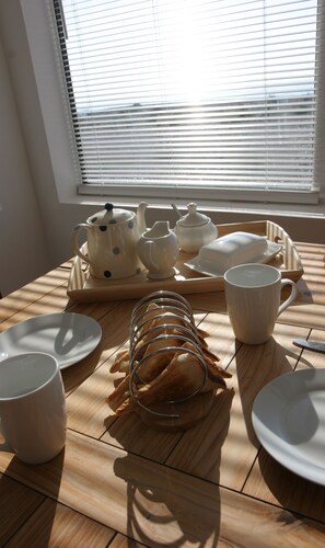 Breakfast as the sun rises over the sea