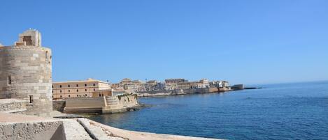 Seafront in east Ortigia