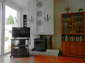 32" full HD SMART TV
Log fire