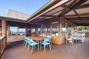 Outdoor dining area on the deck