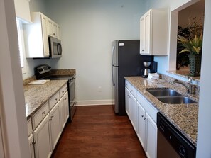 2 bedroom side kitchen