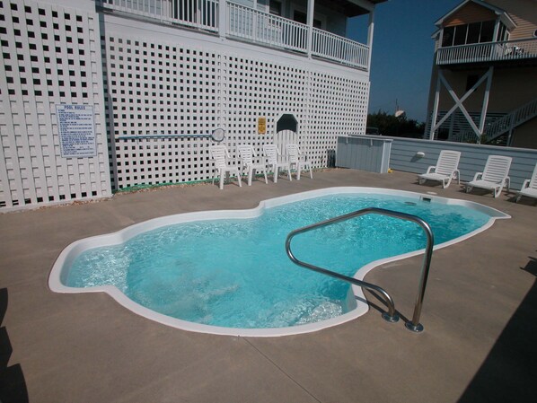 Surf-or-Sound-Realty-Captain's-Belle-604-Pool