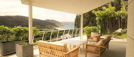 Terrace with views of Esteiro beach