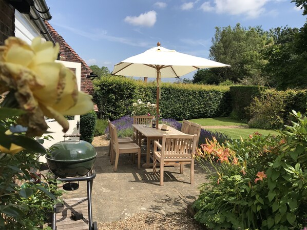Enclosed south facing garden for exclusive use of guests