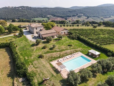 Villa with private pool, bikes at 2km from town. Quiet area & panoramic views