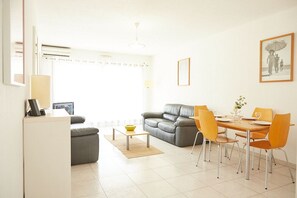 Bright Sunny Living Room and Dining Area