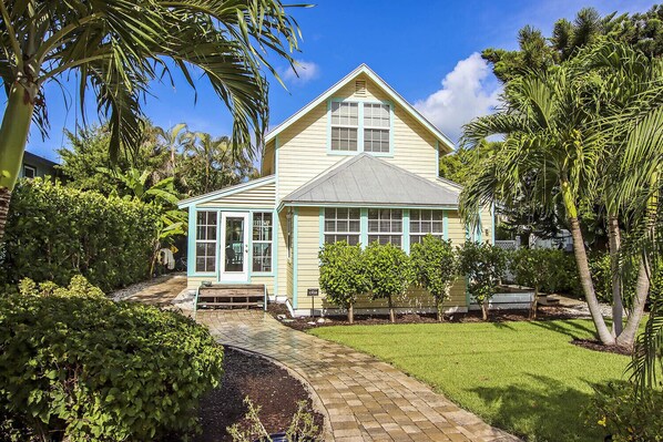 Historic Island House 
Built in 1918
Fully restored in 2025