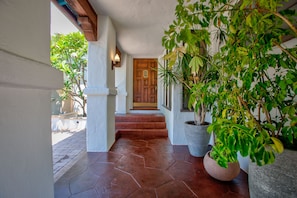 Entry to original 1920s front door. 