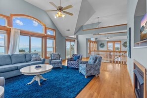 Surf or Sound Realty - 422 - Prevailing Wind - Great Room -3-2