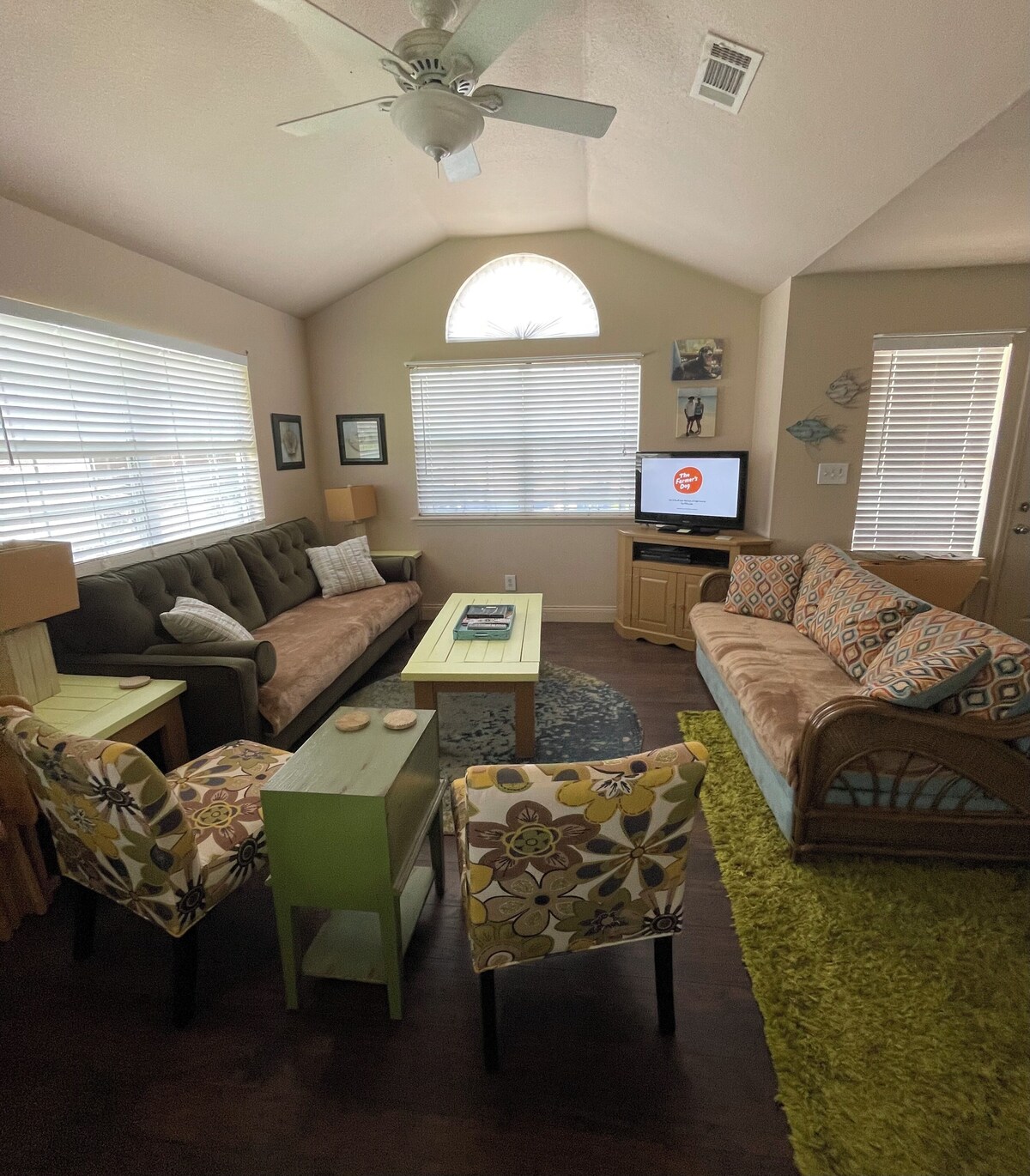 Peggy Macs & Johnie Macs! Great view, location, clean, fenced area for pets!