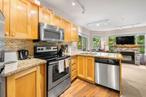 The kitchen includes everything you need to prepare dinner or breakfast!