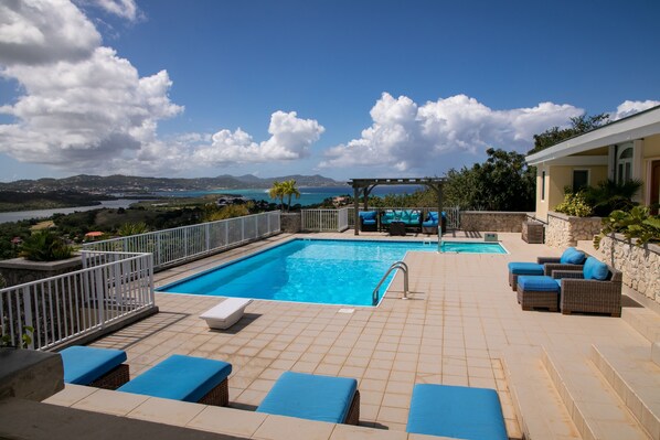 Luxurious Top of Shoy