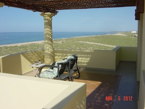 View of La Pastora surf break to the north