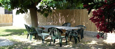 Private garden of the first floor Maison Rose