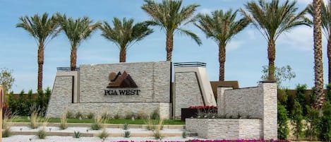 Entrance to PGA West - La Quinta