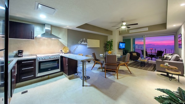 Kitchen and living room. view out front!