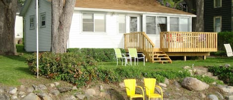 Remodeled cottage with front deck, patio table,umbrella, chairs.  WiFi available