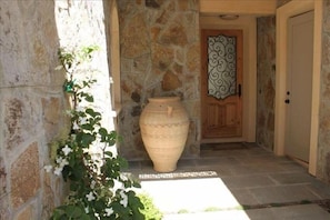 Entryway & Front door
