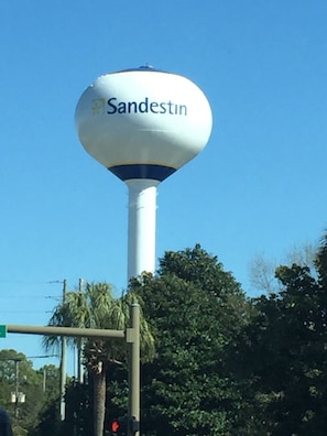 THIS CONDO IS LOCATED IN THE SANDESTIN RESORT ON THE BEACHFRONT 