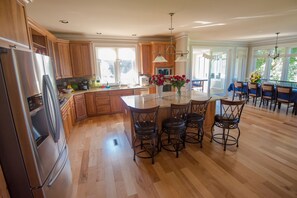 extra island seating