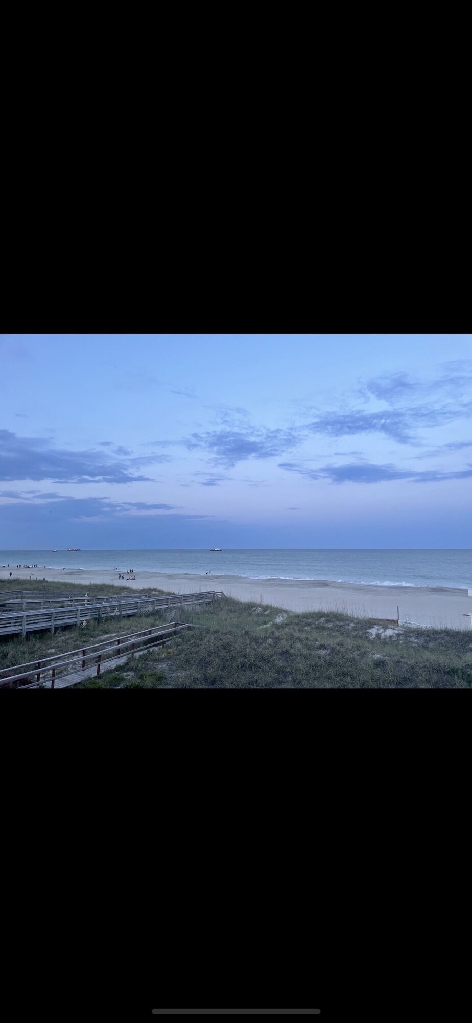 Walk to the Boardwalk and downtown Carolina Beach! Oceanfront !