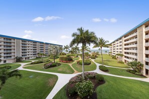 Front Lanai 4th floor