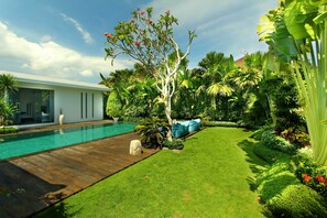 Villa B garden