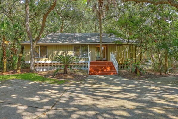 Welcome to 52 Eugenia Ave!