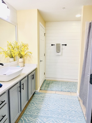Master bathroom with newly upgraded sink and countertop!
