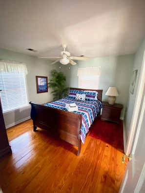 Upstairs Bedroom #1 - Queen Bed