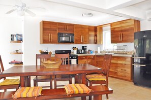 Kitchen & Dining Area