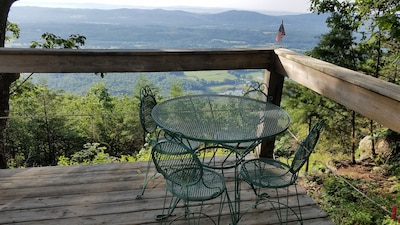  LOOKOUT MOUNTAIN CLEAN & COZY CABIN/ AMAZING VIEWS on TOP of LOOKOUT MOUNTAIN