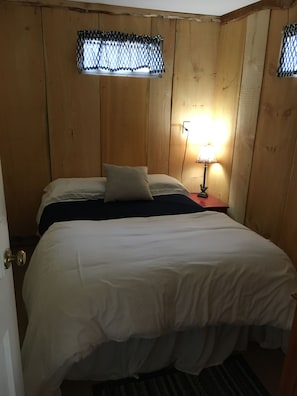 Queen bedroom #2