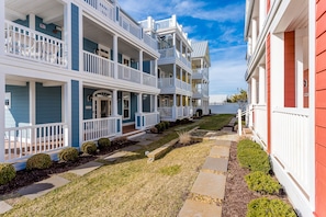 Fenwick Shores Community