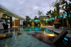 Villa C swimming pool