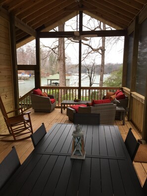 Screen porch