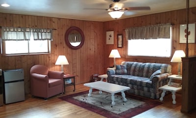 Quaint Log Cabin in the heart of Picturesque Story, Wyoming