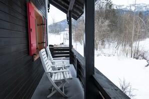 Ferienwohnung 65 m²,1 Wohnschlafzimmer, 1 Kinderschlafzimmer, Küche, Balkon-Balkon