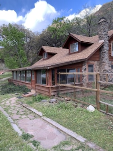 Old Fashioned Homestead In Oak Creek Canyon Sedona