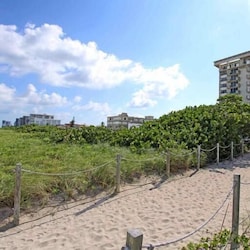 Path to Beach