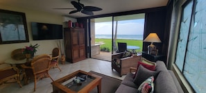 LIVING ROOM ADJACENT TO OCEAN & LAWN