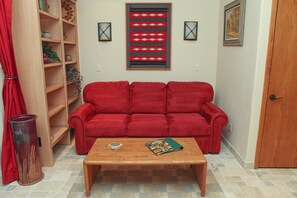 Oversize pull out sofa