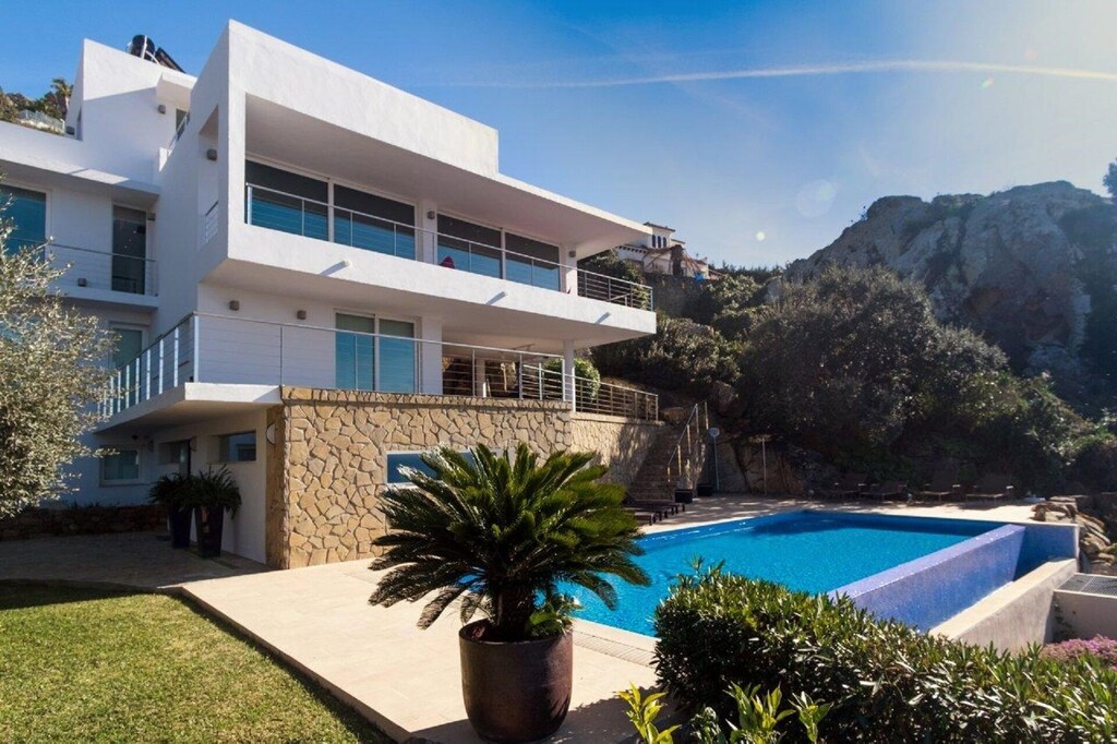 Ultra modern hillside villa with spectacular views in Atlanterra ...